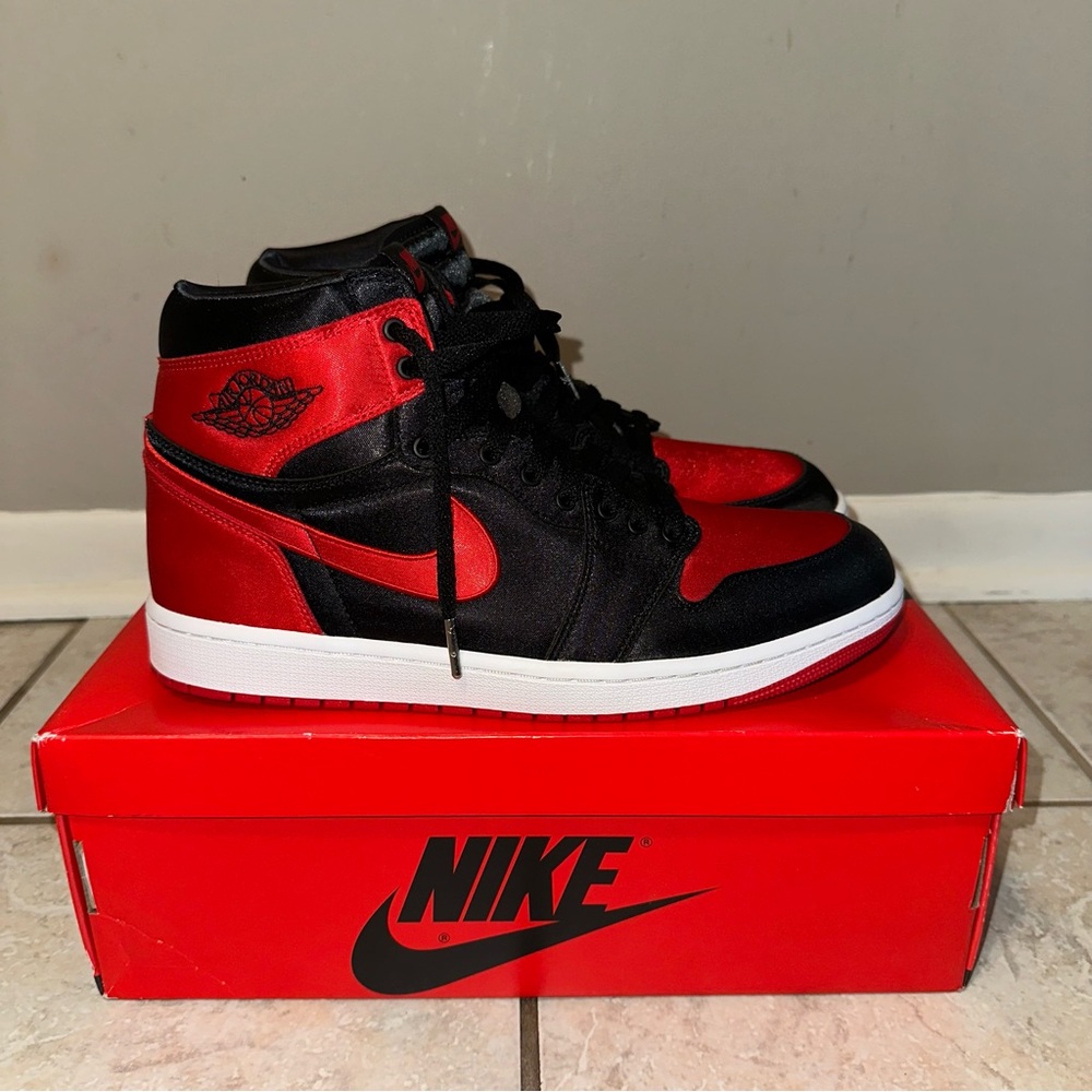 Jordan 1 Retro High OG Satin Bread